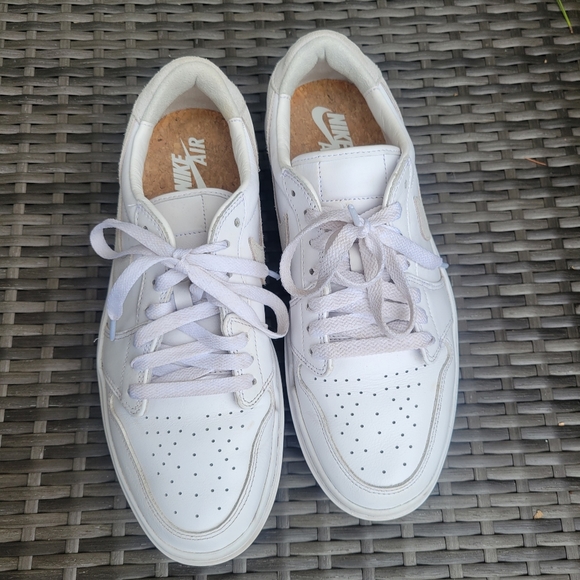 Women's Air Jordan Elevate 1 Size 10.5 - Picture 1 of 7